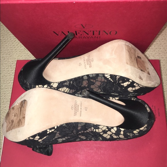 VALENTINO Stunning lace heels - Picture 3 of 4